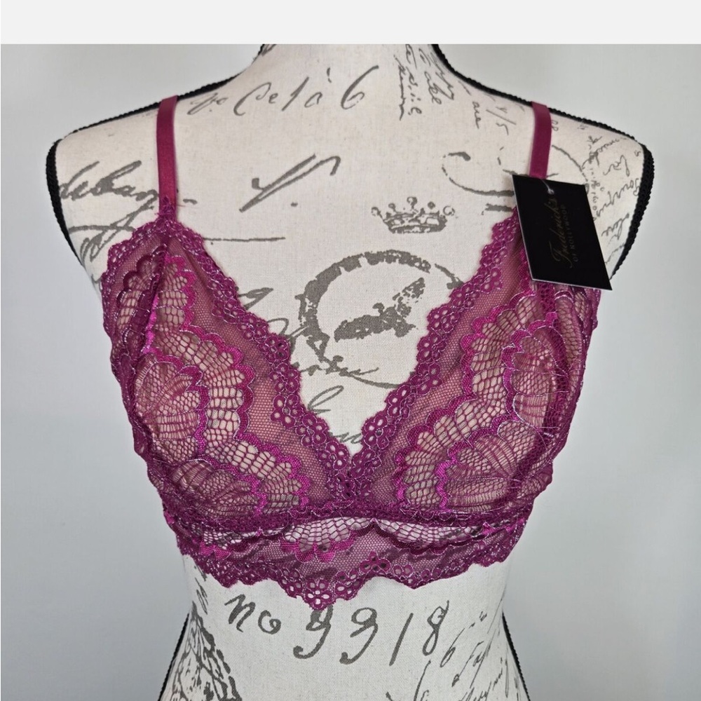 NWT Fredricks of Hollywood women’s fuschia metallic lace bra/ bralette